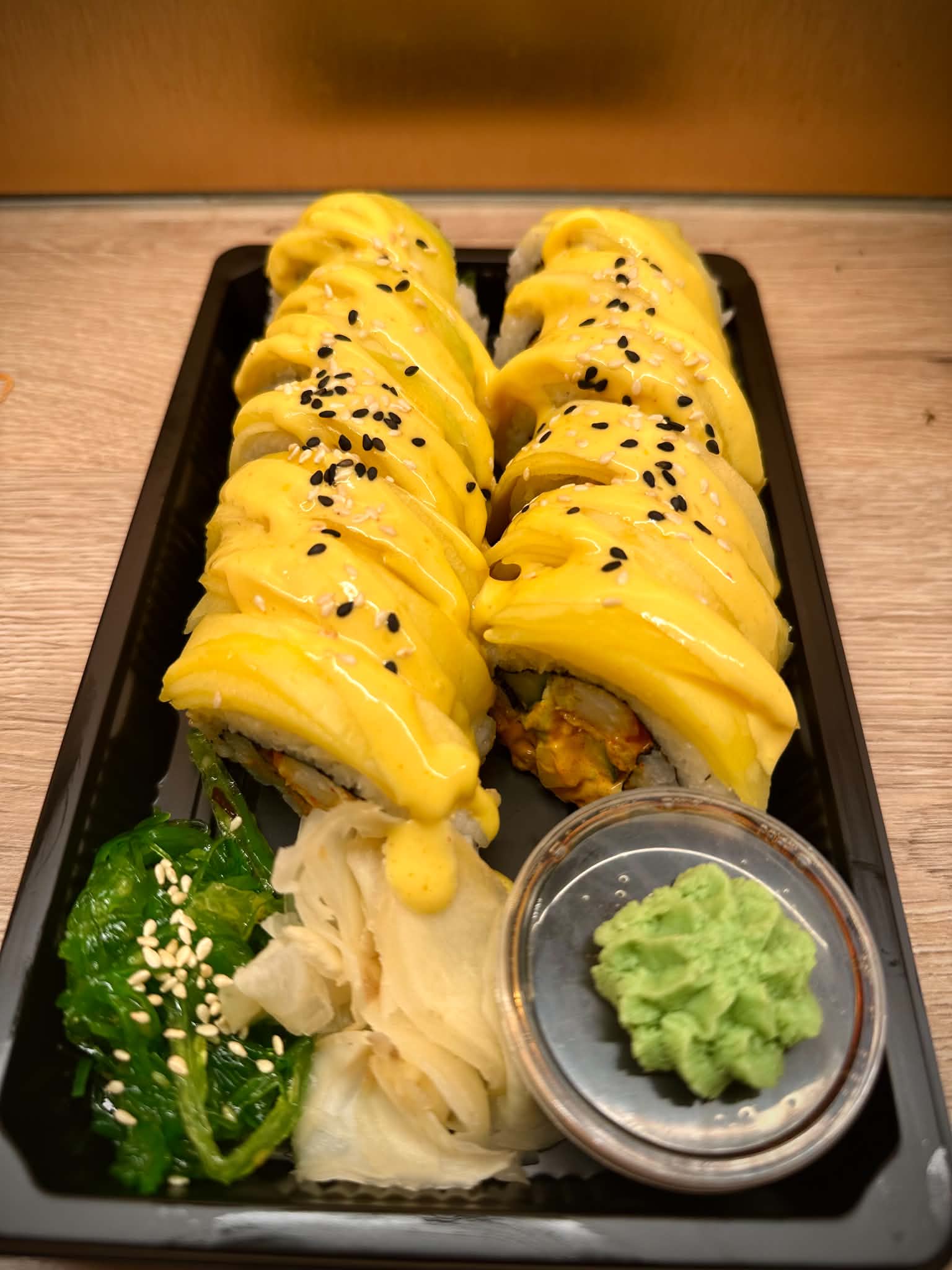 Mango maki