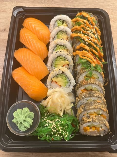 Nigiri, Kylling Maki – fritert Ura Maki – krabbepinner